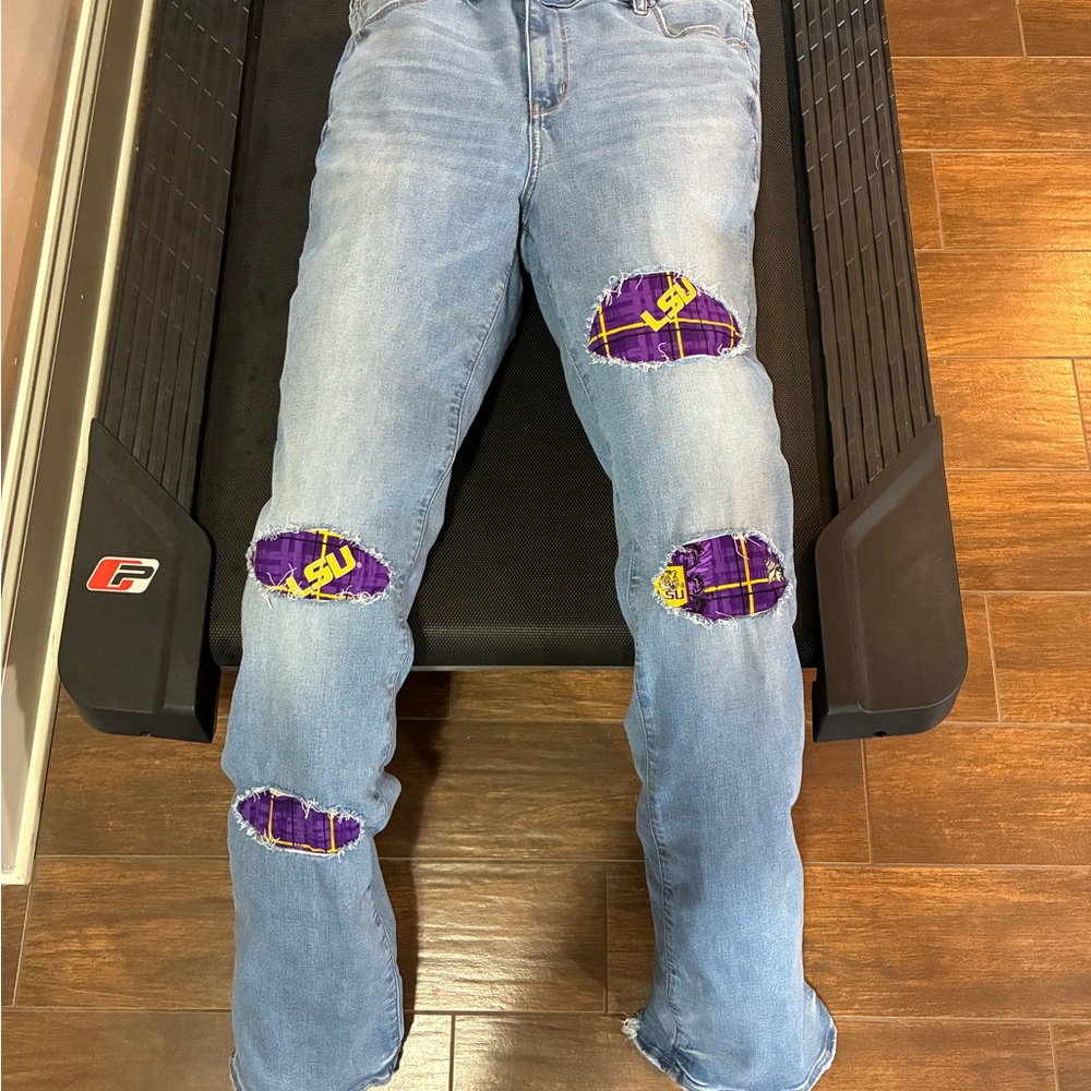 American Eagle Outfitters Blue Jeans w/Purple & gold LSU Tigers Patches 14X-Long - Picture 2 of 9